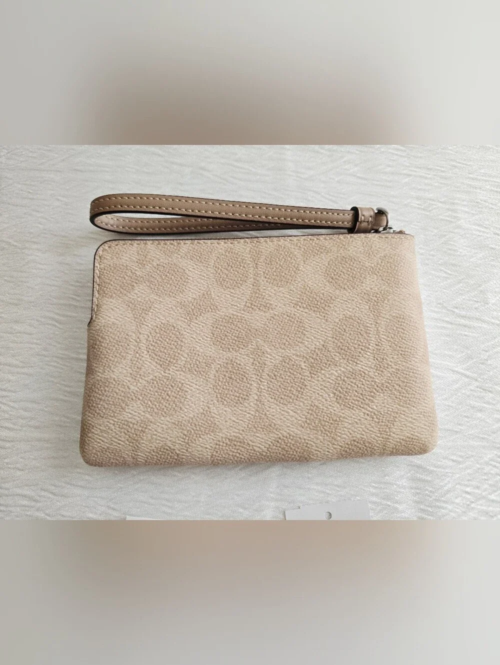COACH New York Beige & Tan Wristlet Clutch